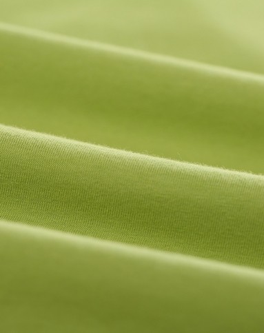 草绿色修身高领纯色打底衫