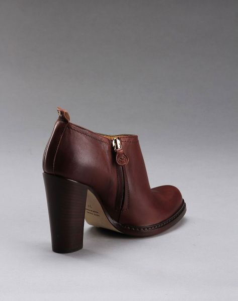 国际大牌<em>女鞋</em>专场<em>Capezzani</em> 意大利进口深棕色