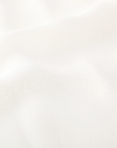 米白色淑女时尚蝙蝠袖上衣