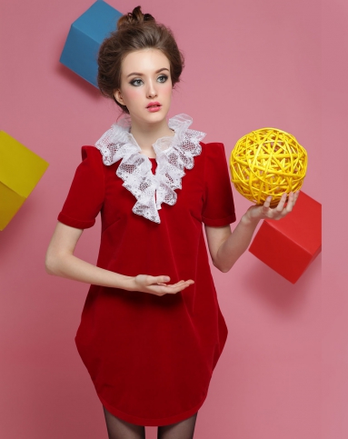 浪漫花边o型短袖连衣裙