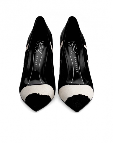 黑白色条纹高跟鞋