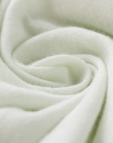 中性粉兰竹纤维订扣长袍