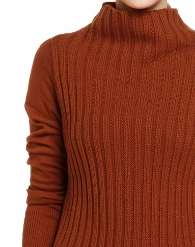 深桔色时尚拼接长袖针织衫