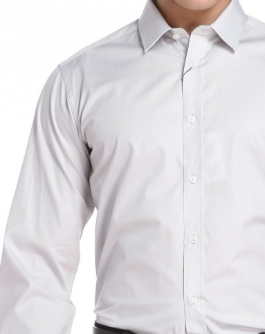 浅灰色经典修身长袖衬衫
