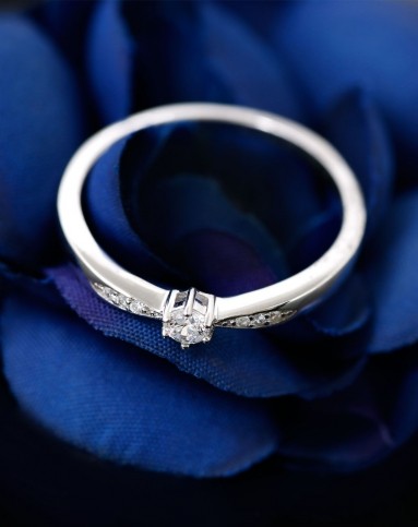 s927银镶施华洛世奇宝石经典优雅戒指