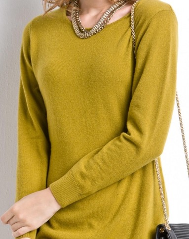 芥末黄女款圆领羊绒衫